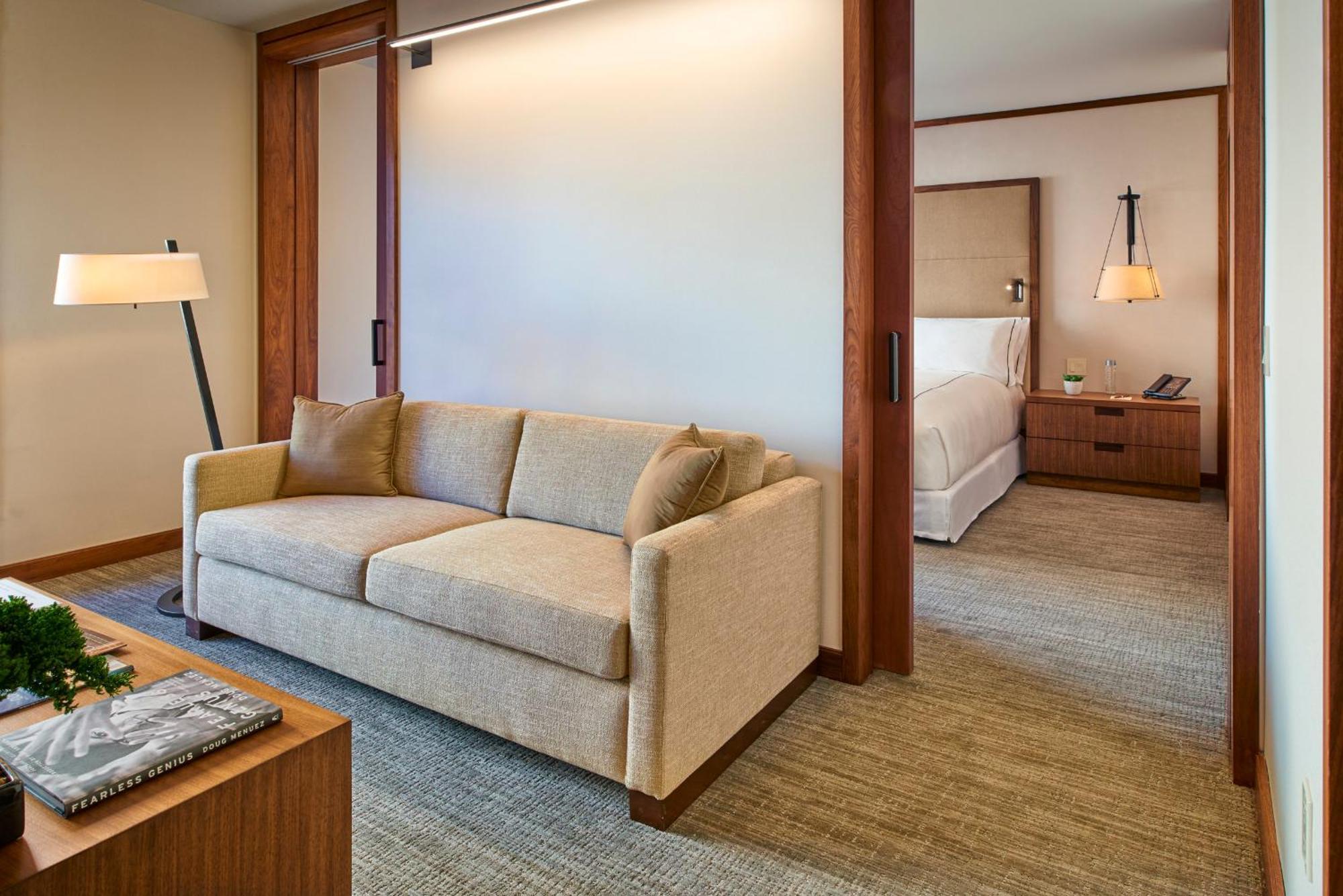 Upper Level Suite,714494746:JPEG